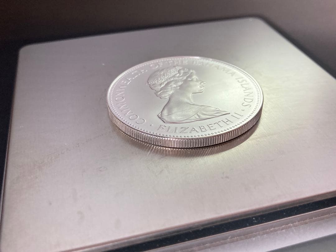 【バハマ】エリザベス 5ドル超大型銀貨(1973年)