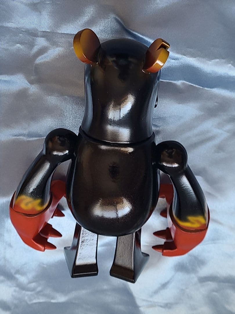 TOUMART ナックルベア(赤)