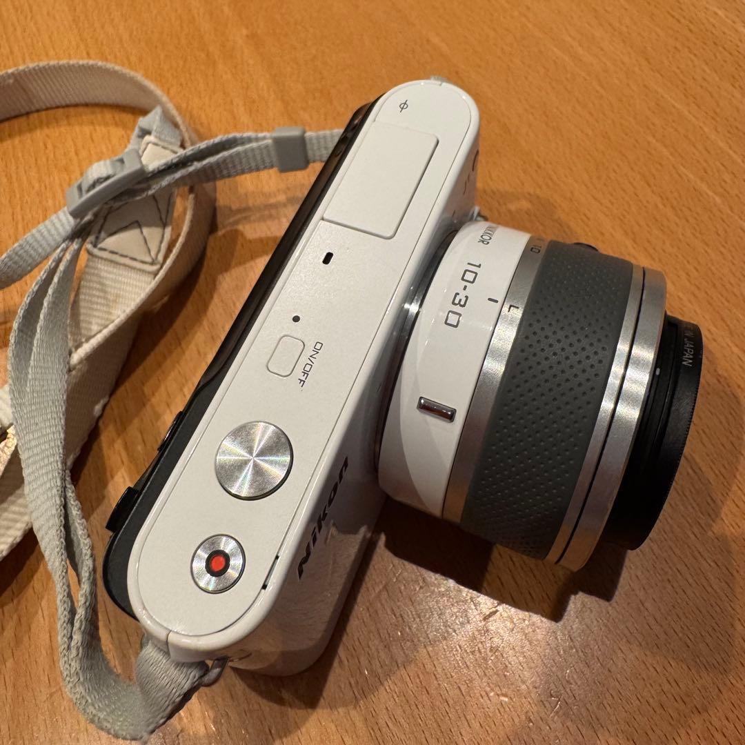Nikon ニコン 1 J1 ホワイト レンズセット ミラーレス一眼カメラ