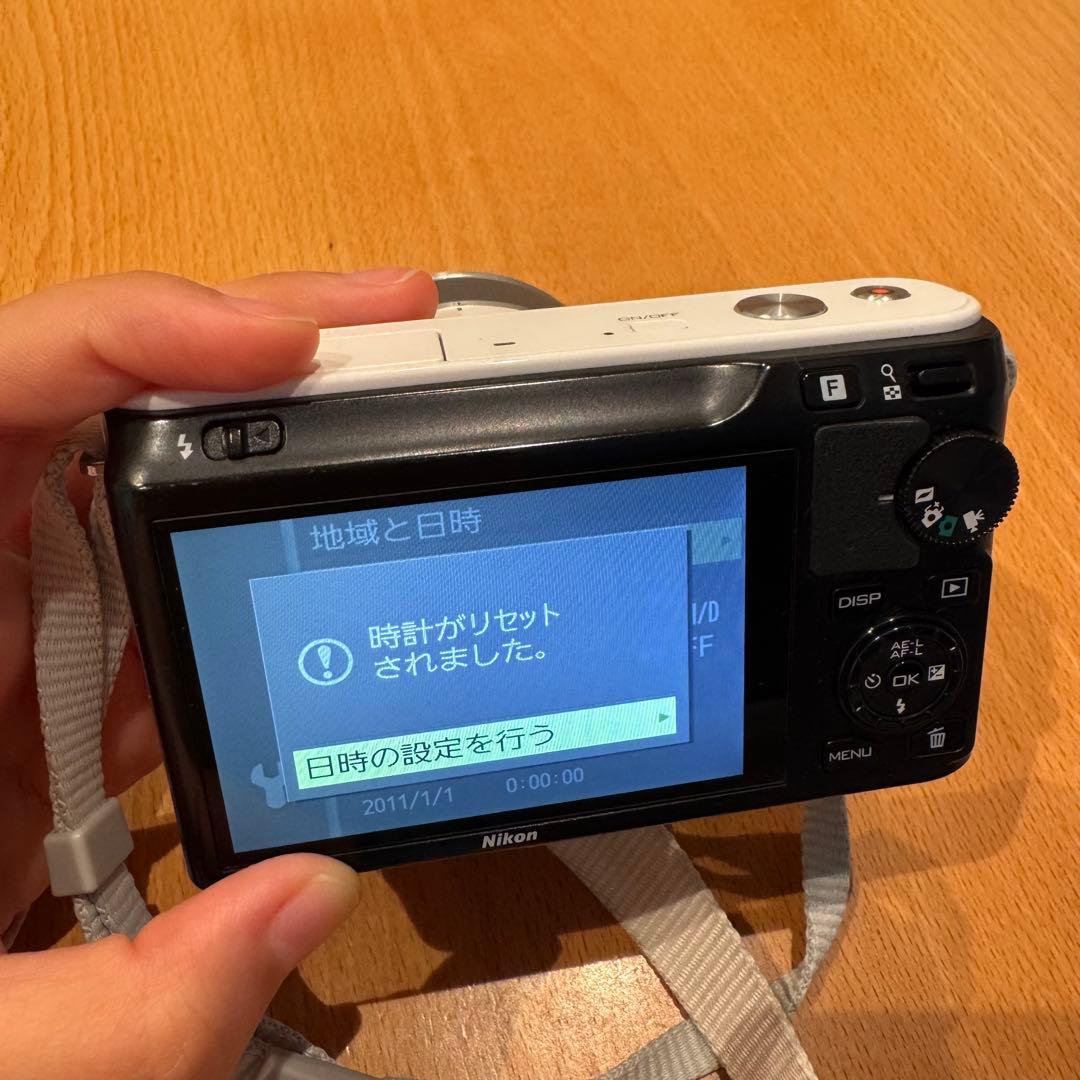 Nikon ニコン 1 J1 ホワイト レンズセット ミラーレス一眼カメラ