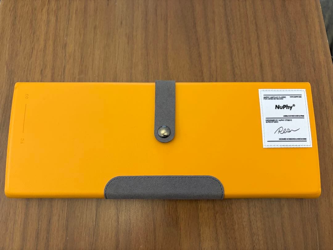 NuPhy AIR60キーボード 本体 とケース