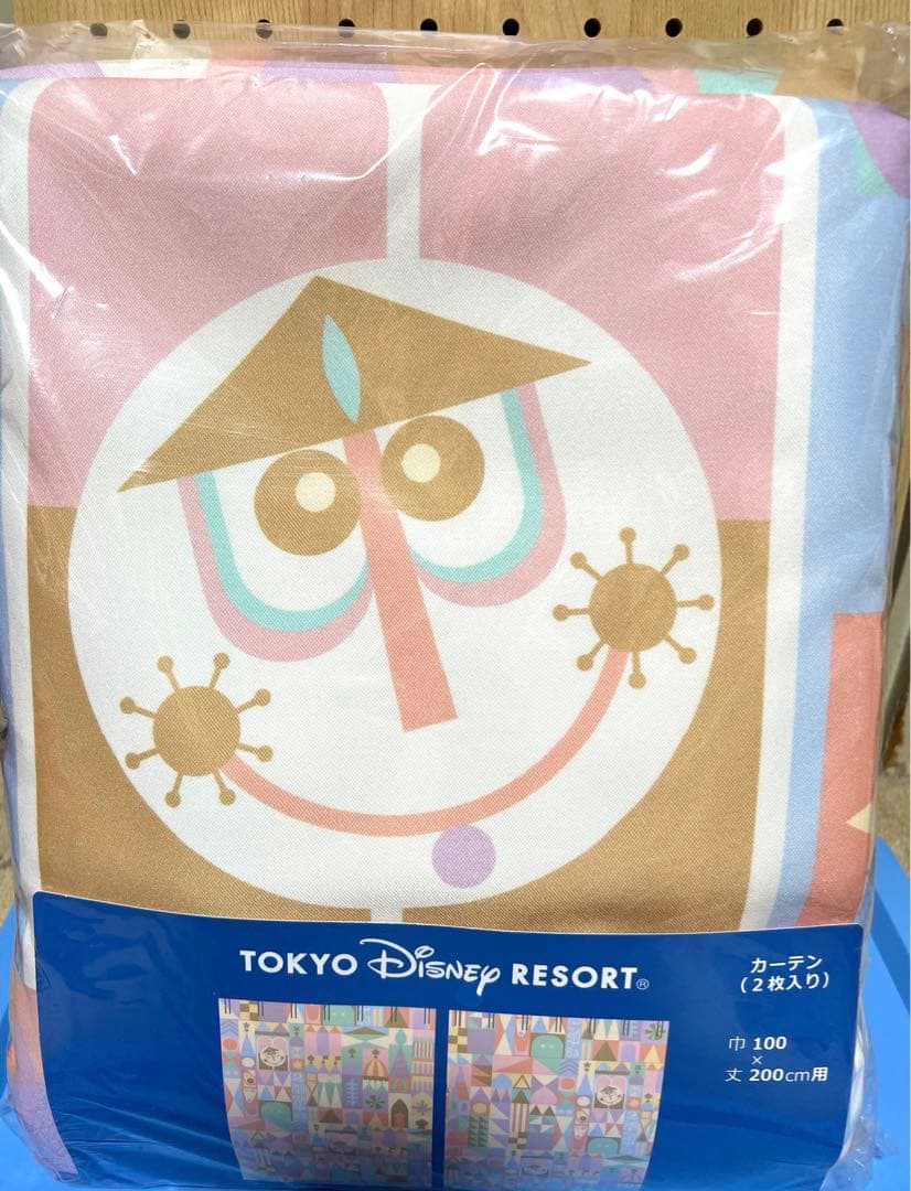 ディズニーランド　イッツァスモールワールド　カーテン