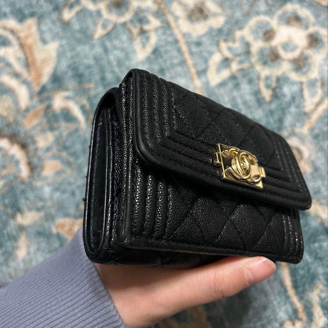 CHANELキャビアスキン三つ折り財布