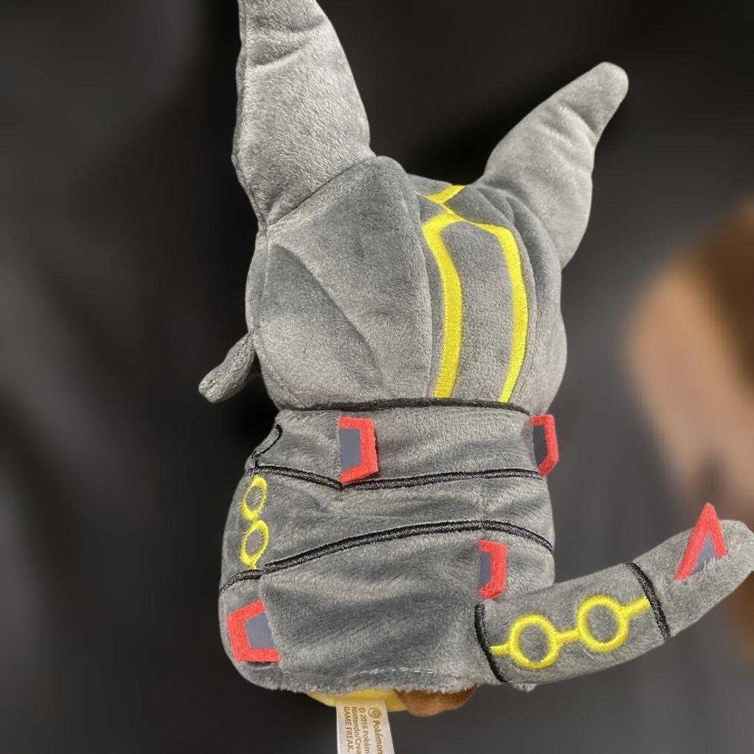 ポケモン　黒いレックウザポンチョを着たピカチュウ　ぬいぐるみ