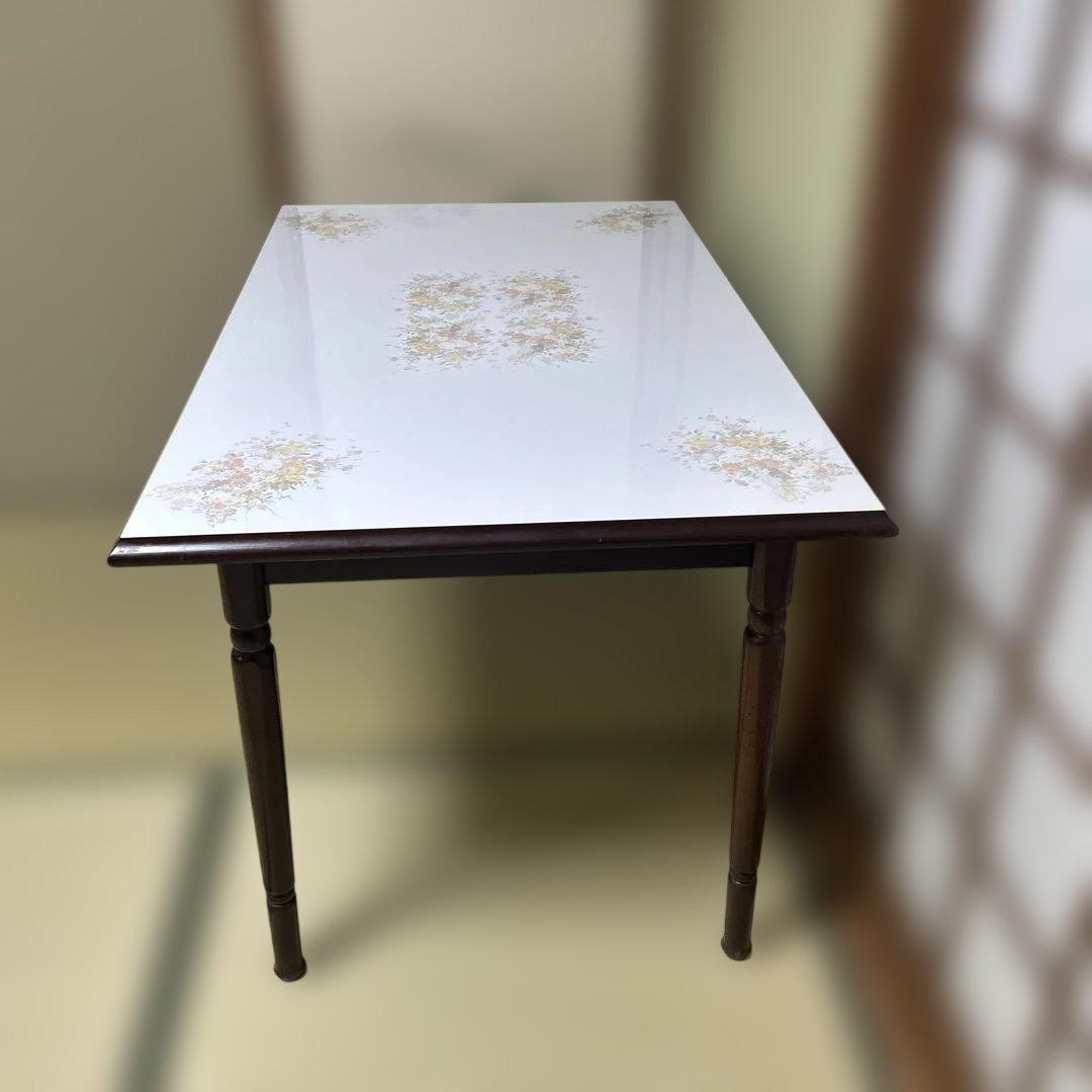 花柄デザイン ダイニングテーブル