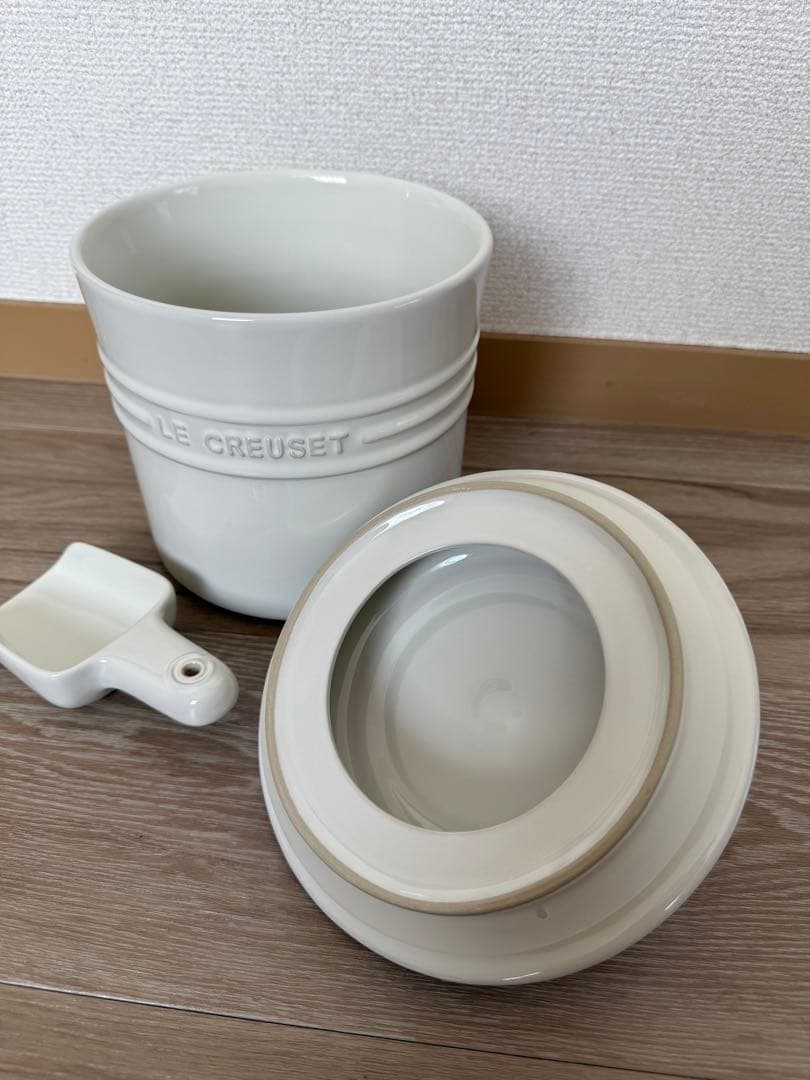 ル・クルーゼ　ペット　フードコンテナ　ボウル