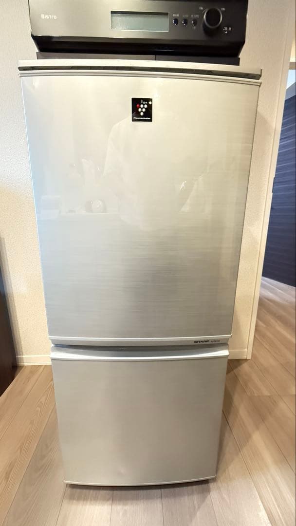【たのメル便送料込み】SHARPプラズマクラスター搭載137L冷蔵庫2012年製