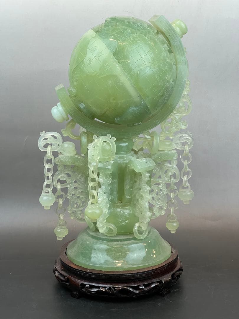 美品　翡翠地球儀　高さ39cm 重さ 5500g 置物　送料込み￼