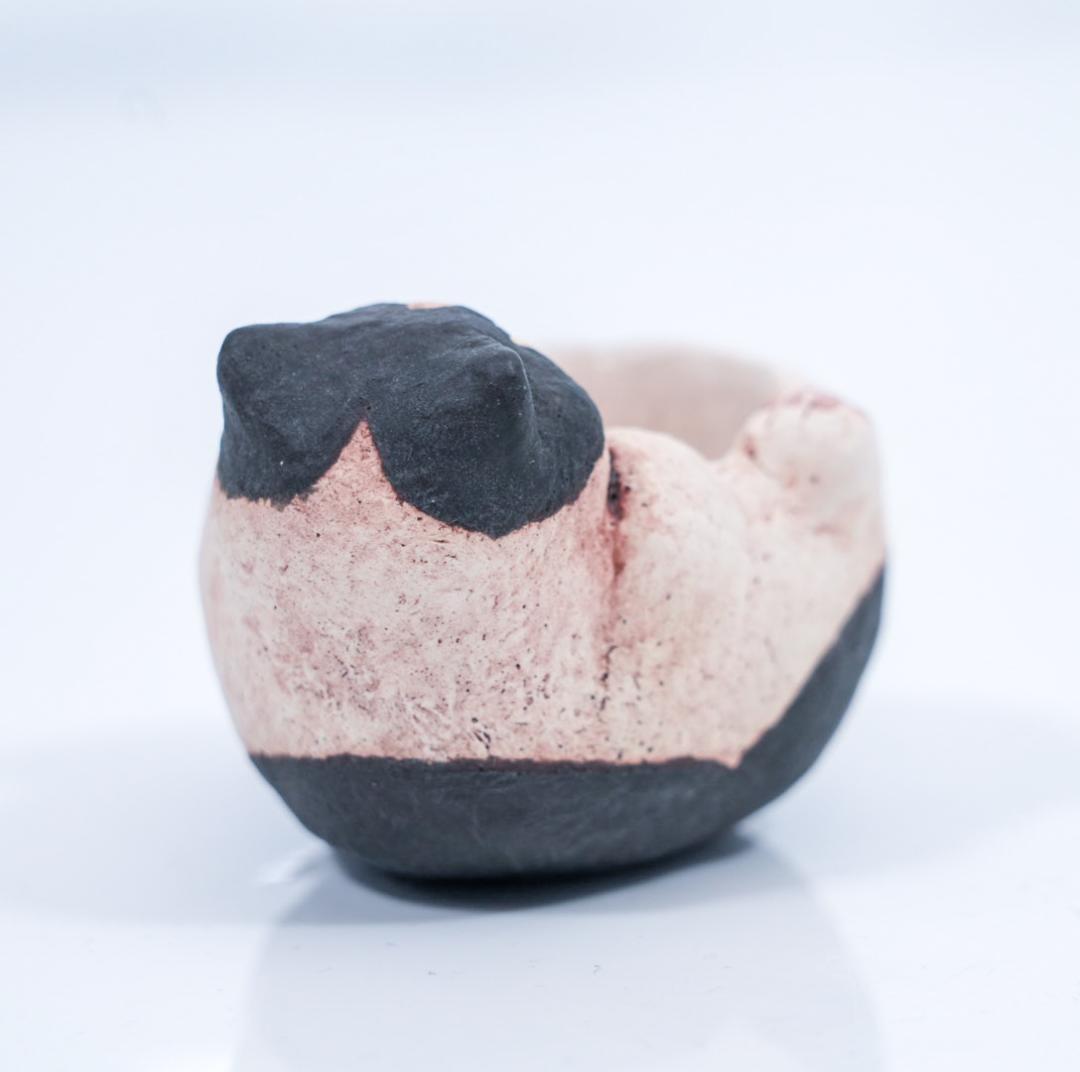 白亜器★猫口（にょこ）ハチワレ猫　ぐい吞み／小鉢★作家物・一点物・希少