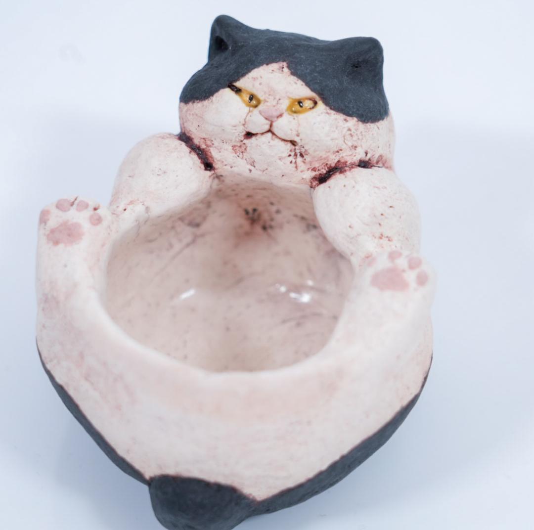 白亜器★猫口（にょこ）ハチワレ猫　ぐい吞み／小鉢★作家物・一点物・希少