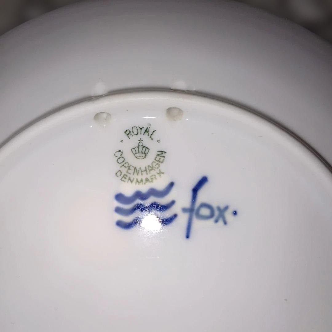 ロイヤルコペンハーゲン1938年イヤープレート 「ウスタラースの半円形の教会」