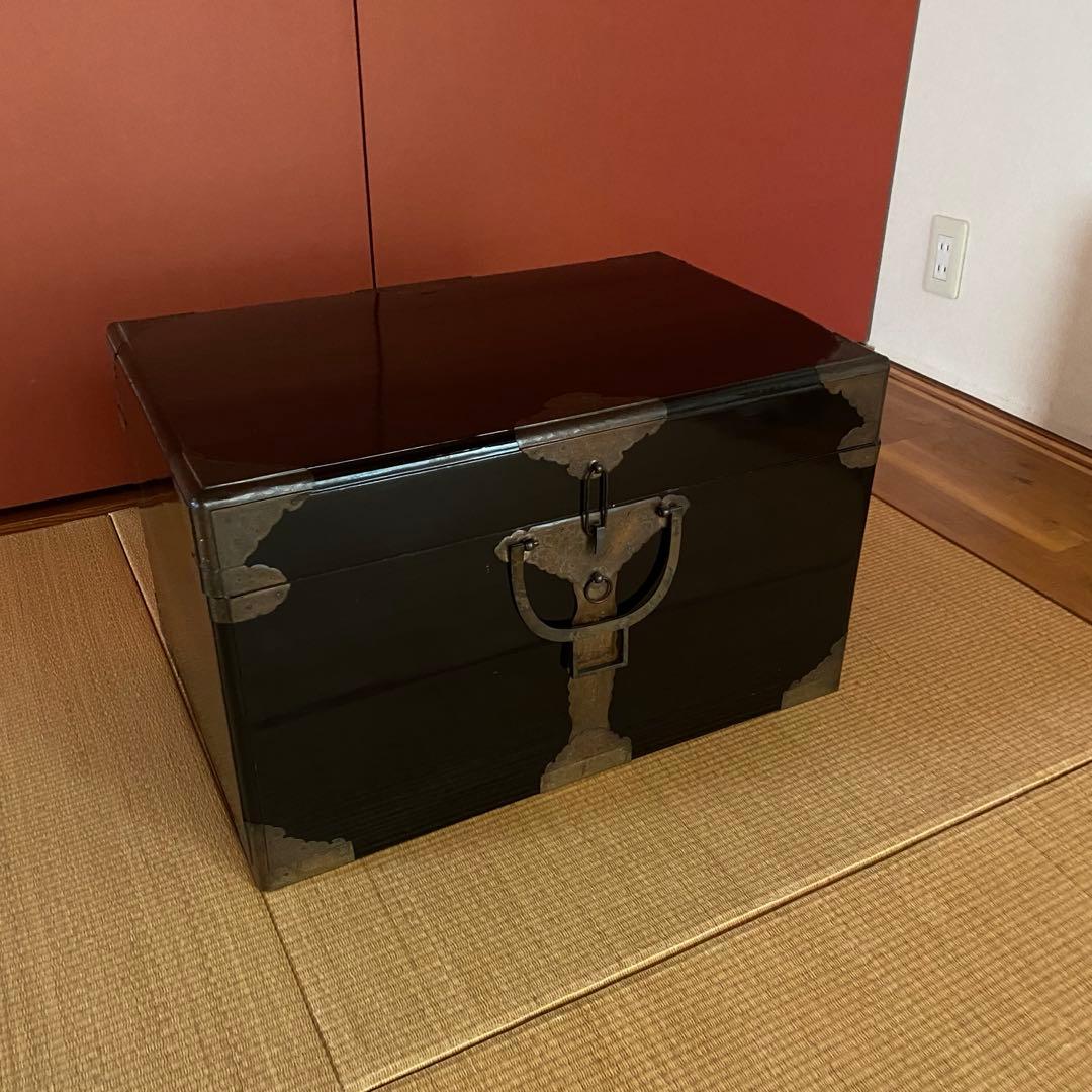 真鍮・銅の挟み箱　衣裳箱　黒色　お値下げ