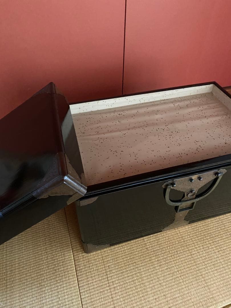 真鍮・銅の挟み箱　衣裳箱　黒色　お値下げ