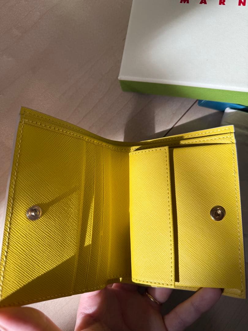 新品未使用⭐︎MARNI マルニ　二つ折り財布