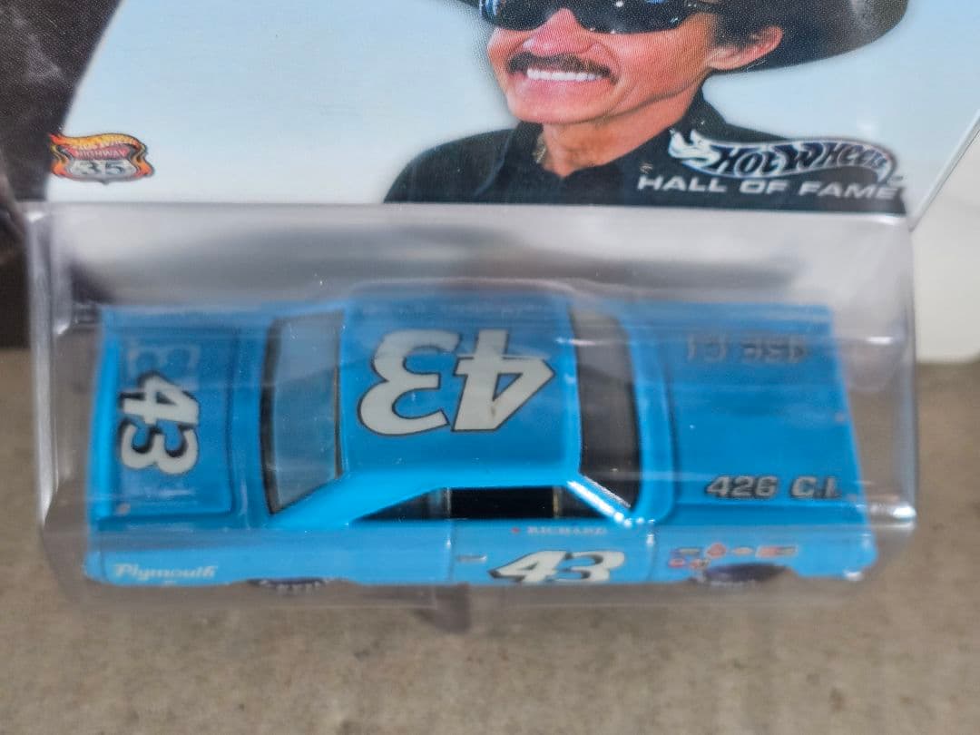 ホットウィール、HALL OF FAME リチャードペティ、'67 プリマス