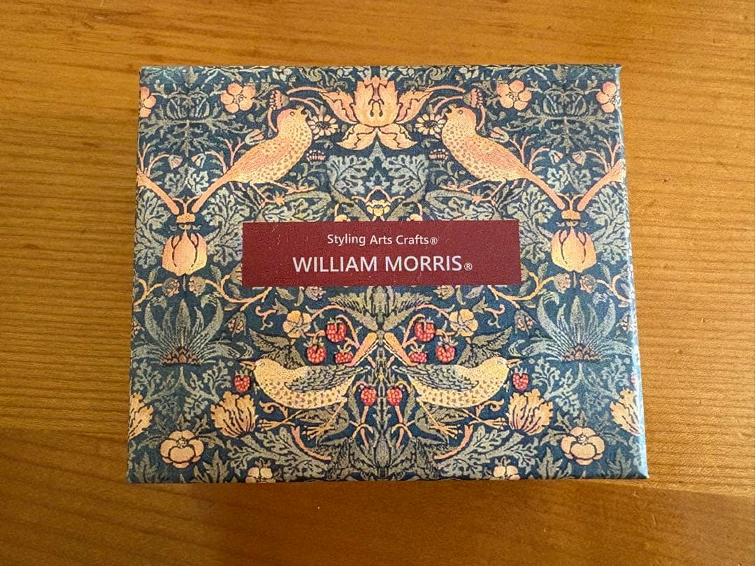 【新品・未使用】ウィリアム・モリス【いちご泥棒】　ペンダントブローチ