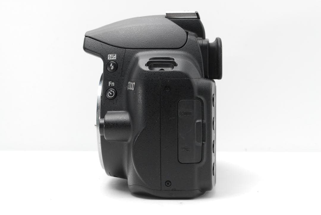 【美品】Nikon D3000　スマホ転送　手振れ補正　安心のレンズフード付