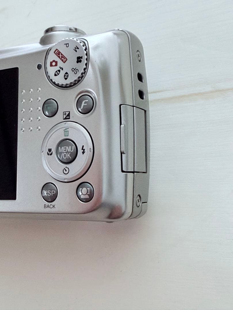 富士フィル　FUJIFILM FINEPIX F70 EXR