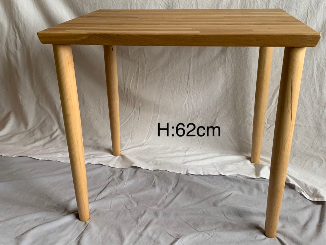 新品手作り、木製スクエアテーブル