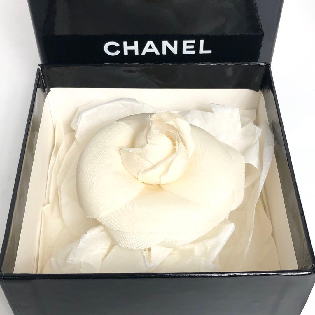 CHANEL シャネル カメリア ブローチ コサージュ ホワイト系 白 コメあり