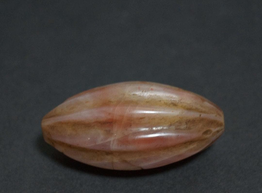 オールドチベット老メノウ瑪瑙 瓜形造形大玉根付 緒締玉 提げ物Dziビーズ