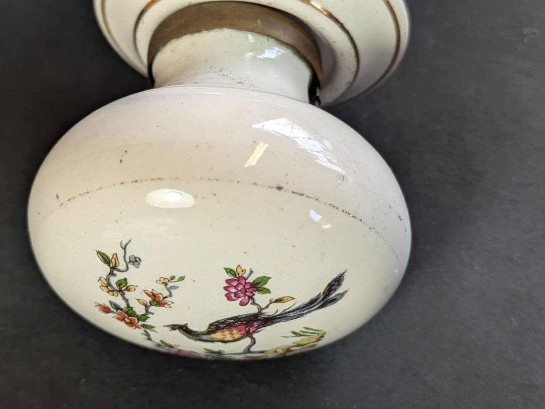 イギリス アンティーク 建材 ドアパーツ 陶器製 ドアノブ 握り玉 孔雀