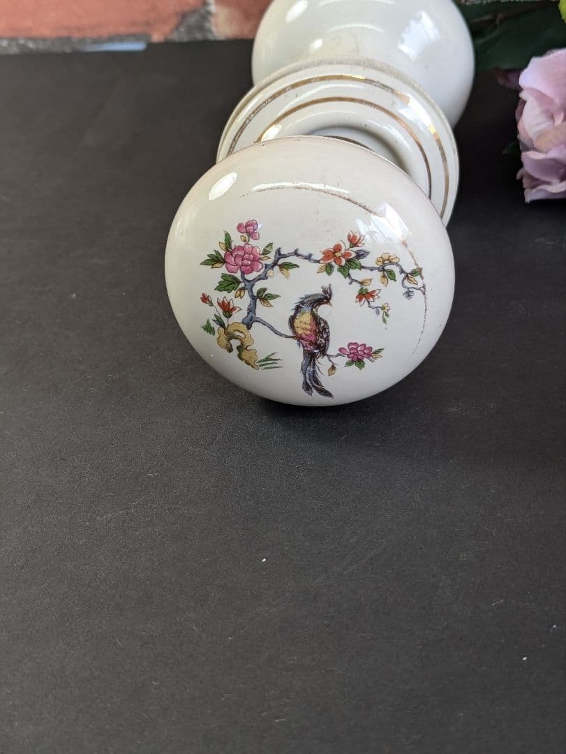 イギリス アンティーク 建材 ドアパーツ 陶器製 ドアノブ 握り玉 孔雀