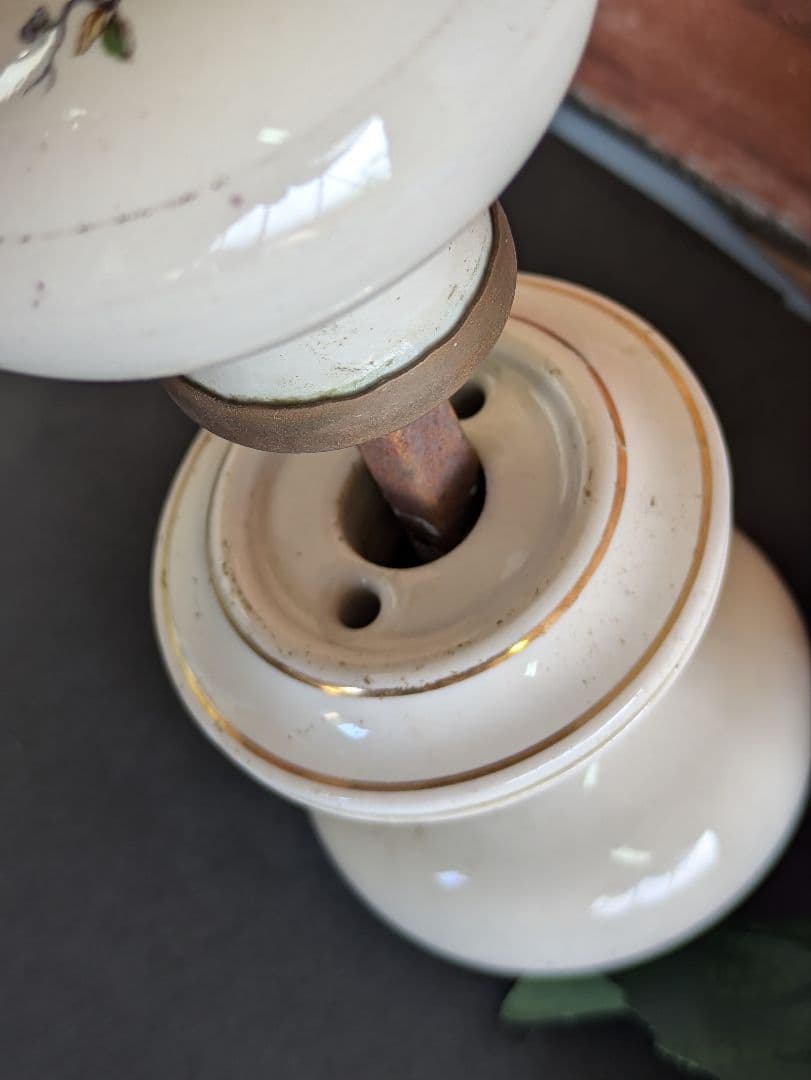 イギリス アンティーク 建材 ドアパーツ 陶器製 ドアノブ 握り玉 孔雀