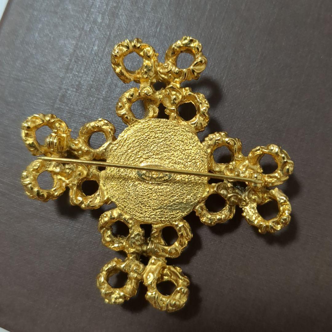 CHANEL　ブローチ　メッキ　パール　ゴールドカラー