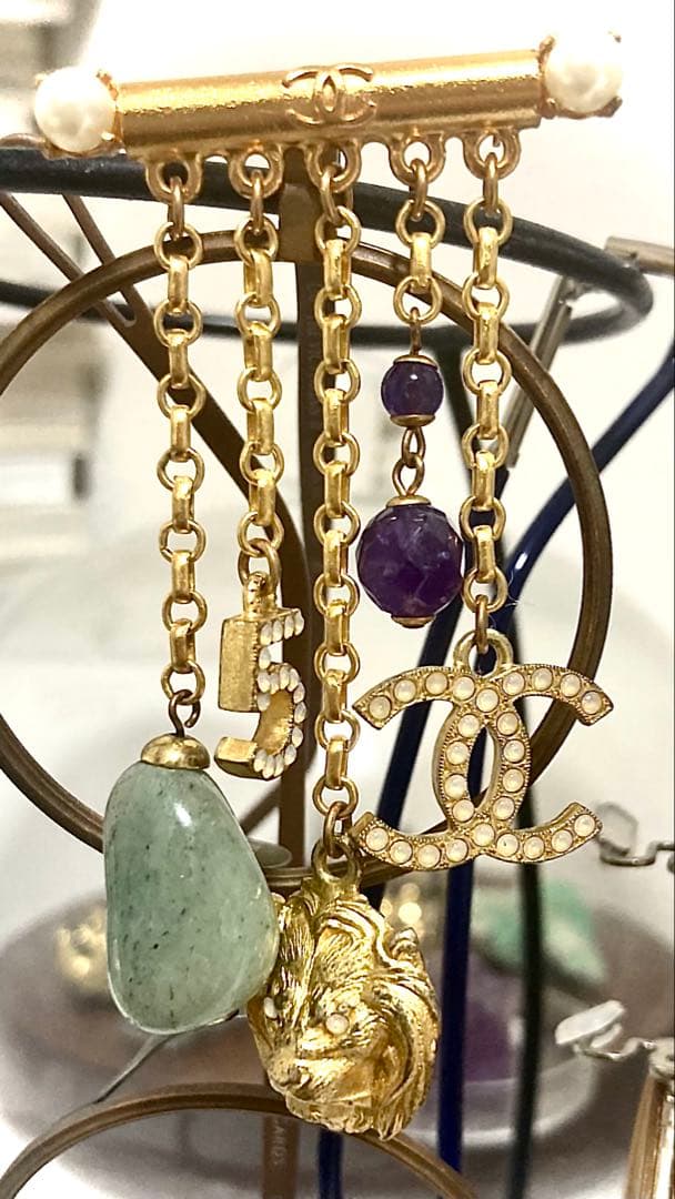 CHANEL ココマーク ロゴ ライオン ストーン ブローチ