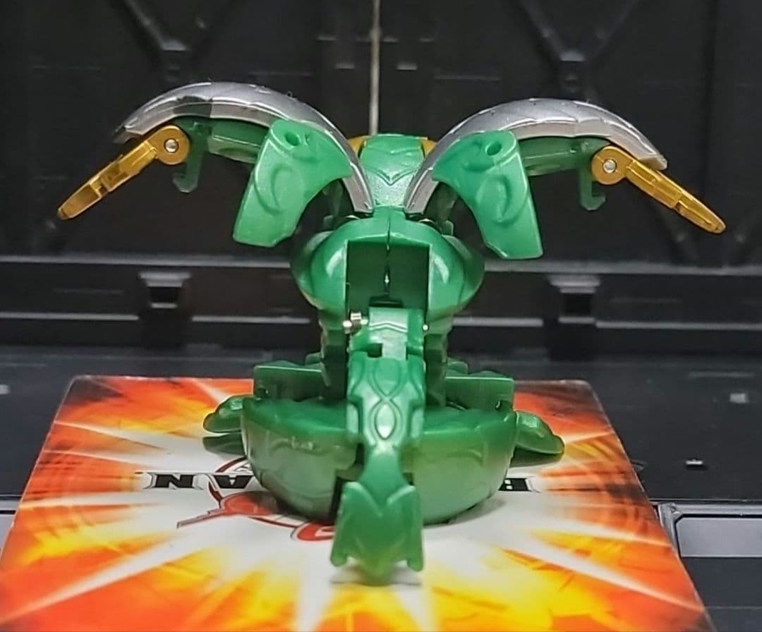 鳳(ジー)ガノレーダ GREEN BLAZE ver.　爆TECHランダムパック