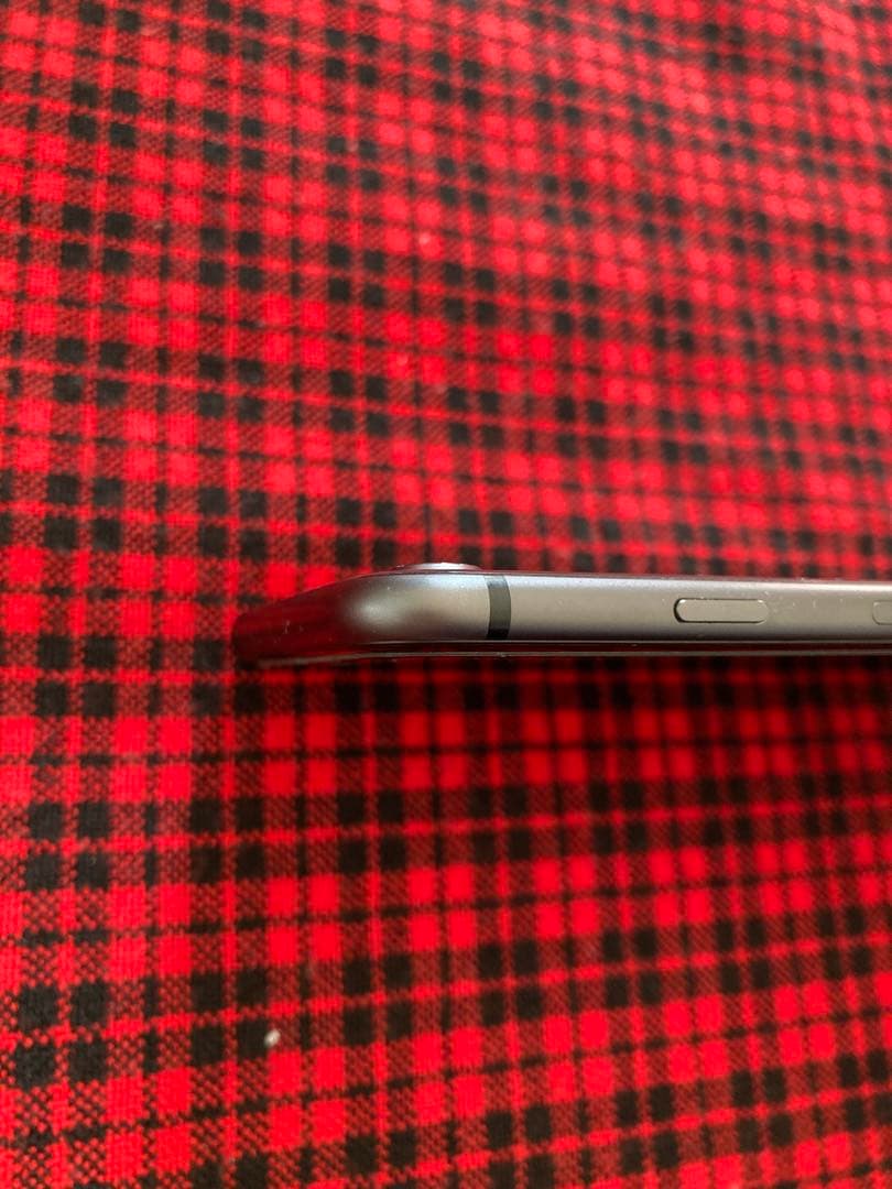 【美品】iPhone８　SIMフリー　64GB