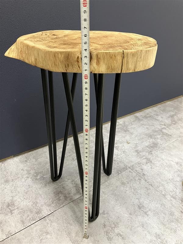 【未来工房】デザインのある一点物　国産コナラ　アイアンスツール　アイアンレッグA