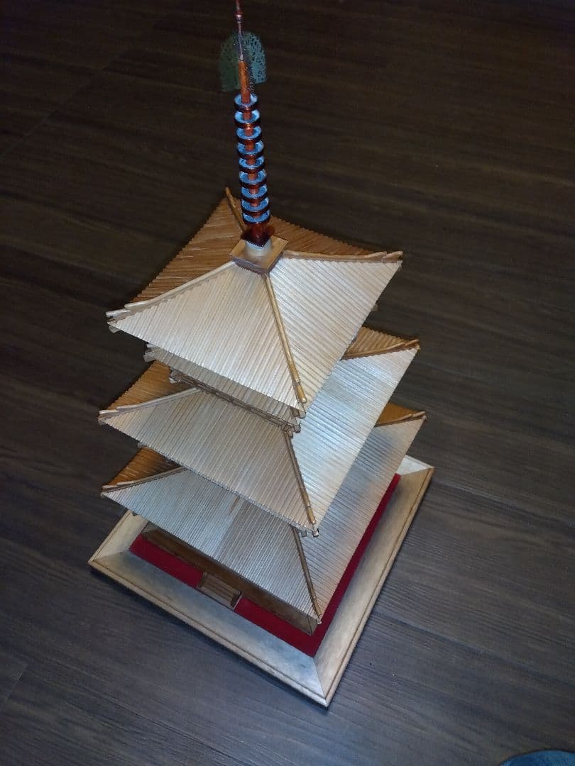 木製 薬師寺東塔模型 専用ケース付き 完成品