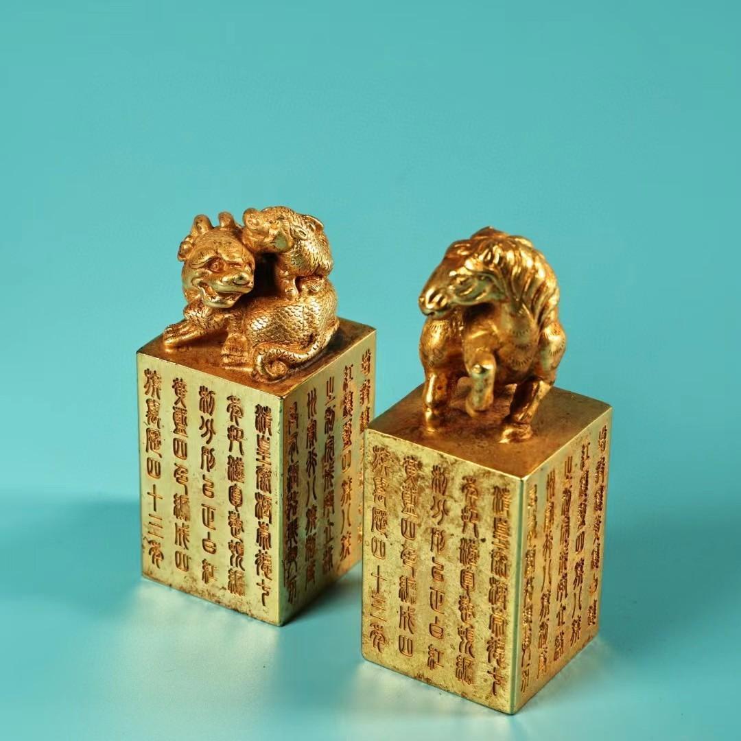 中国古美術・旧蔵鎏金の獣印鑑セット・純銅製・高浮彫・置物・書道具・文房具・風水