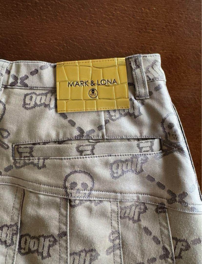 美品！MARK&LONA 一体型ペチパンツ ロゴプリーツスカート ベージュ M