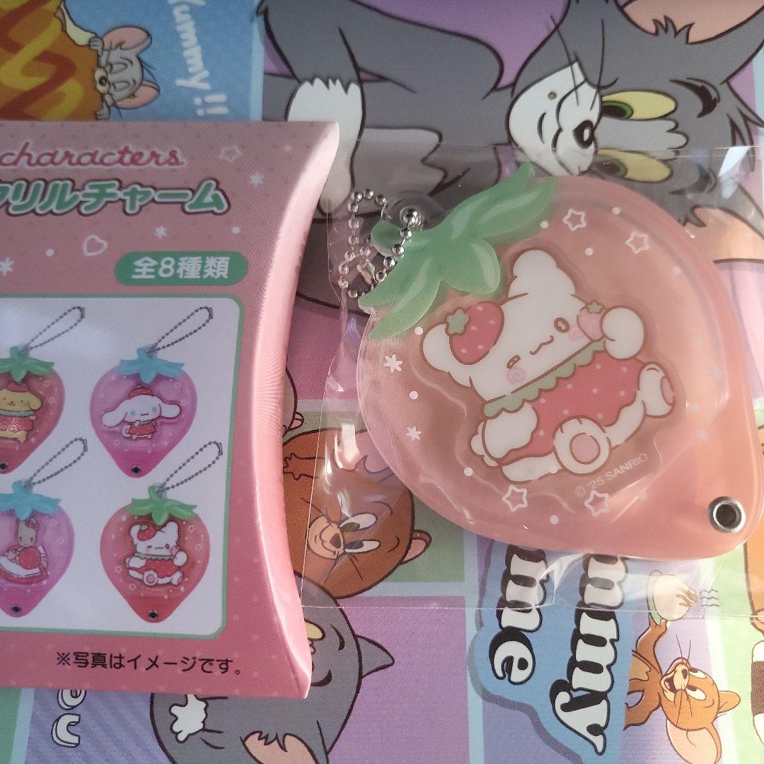 レア　６点セット　サンリオ　カスタムアクリルチャーム　いちご　キティ