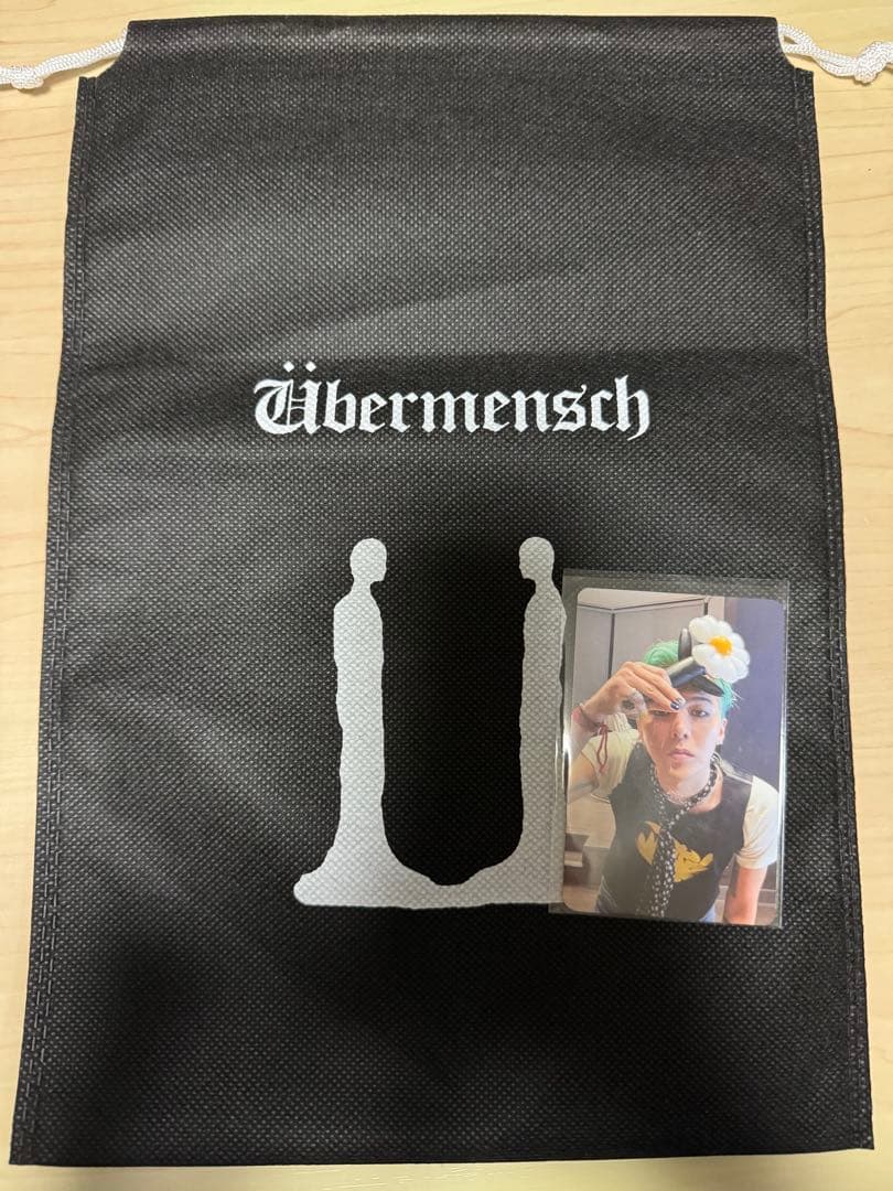 ★国内24時間以内発送　G-DRAGON ペンライト&クレイドル＆トレカ＆袋