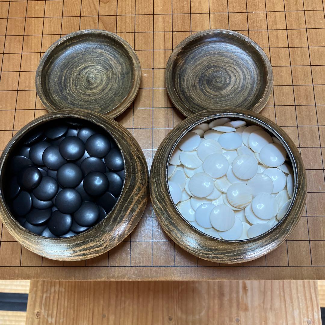 桂四寸　脚付碁盤　白蛤碁石　黒那智黒　碁簀欅