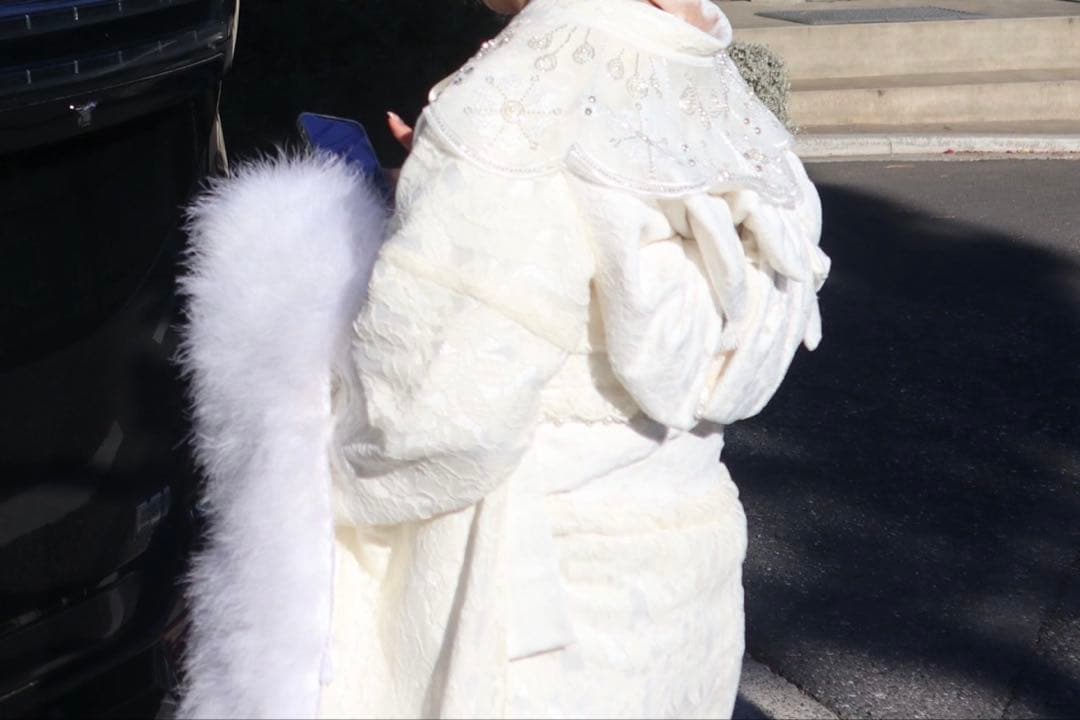 ホワイト振袖 フリル付き 女性用