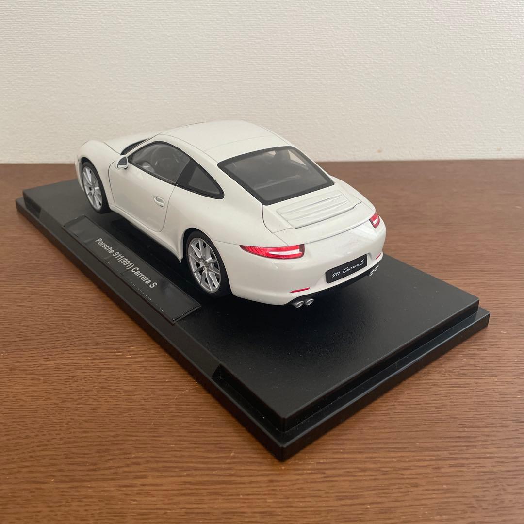 Welly NEX 1/18 ポルシェ 911 carrera s ホワイト