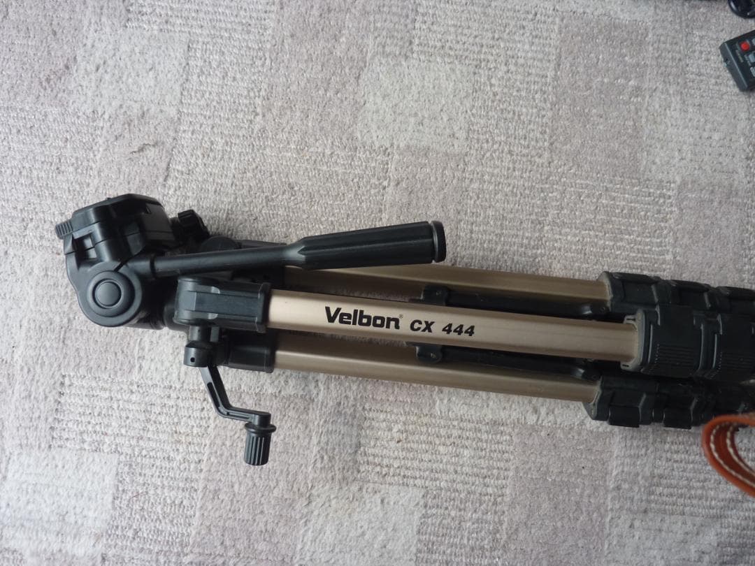 値下します。SONY ハンディカム　HDR-PJ760V　三脚付き　中古品