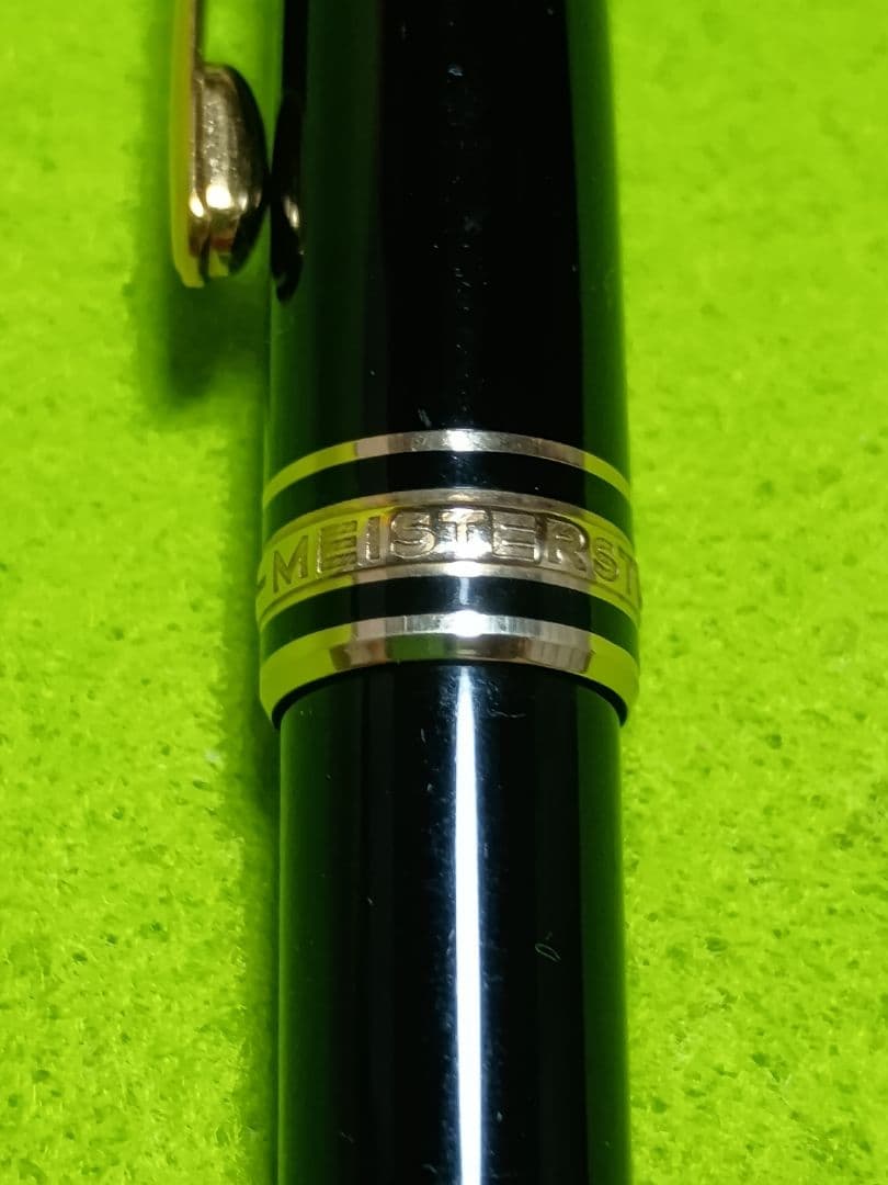 モンブラン　ボールペン　マイスターシュテュック　クラシック　ゴールド　レフィル付