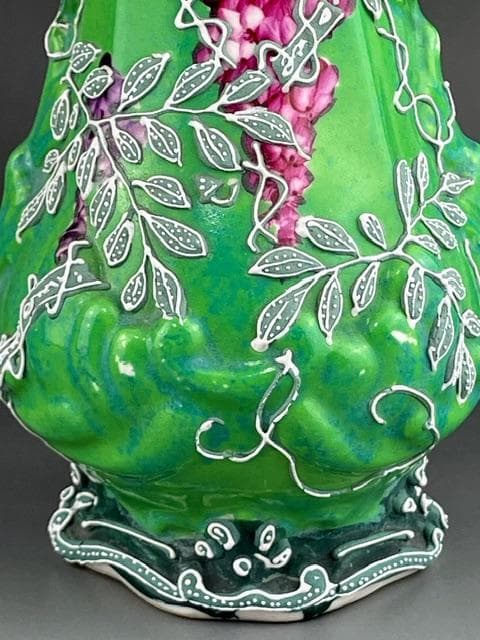 【希少】オールドニッポン 緑地藤紋一陳盛り花瓶 アールヌーボー様式 盛上げ 花器