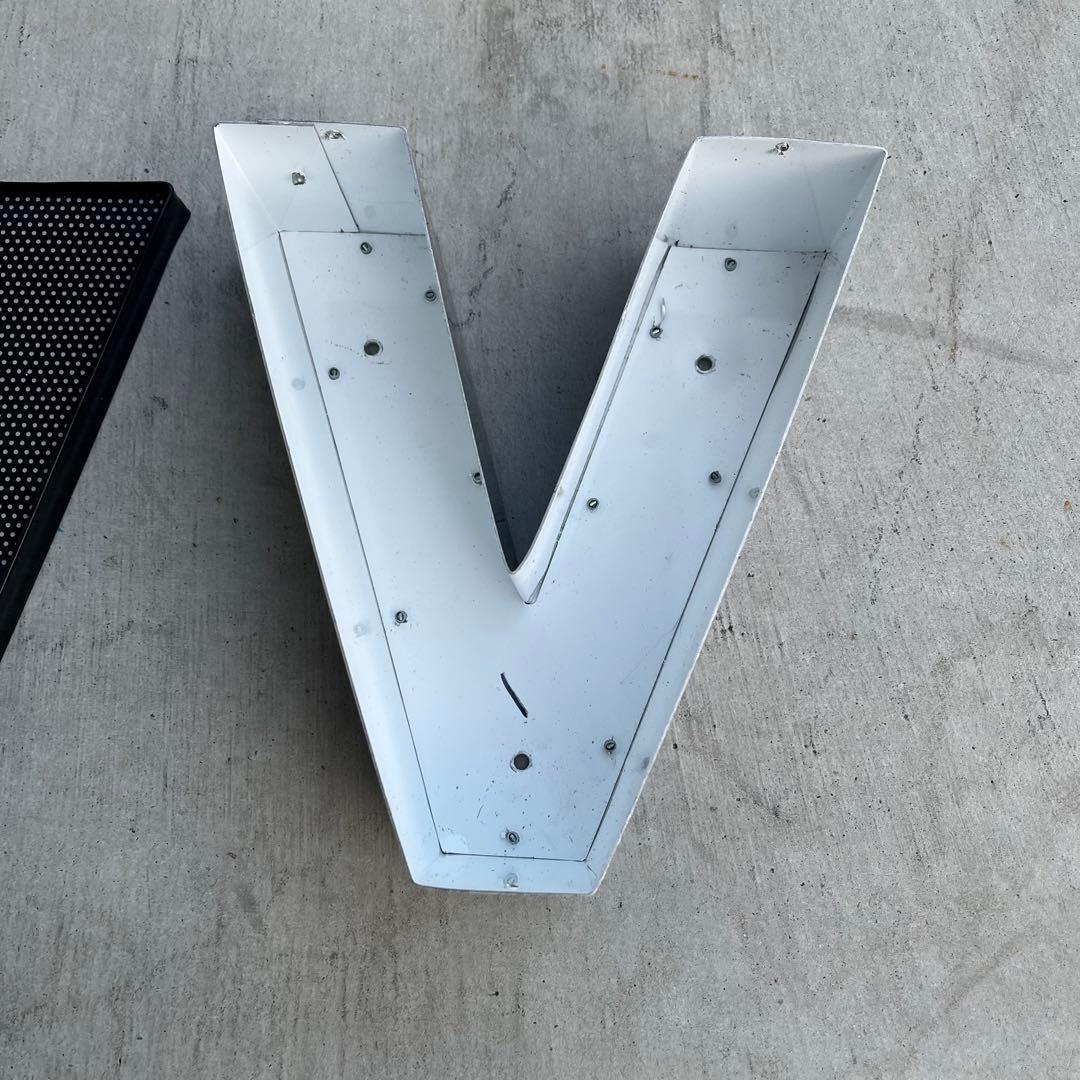 V 看板 アルファベット レターサイン 文字 アメリカ ビンテージ アンティーク