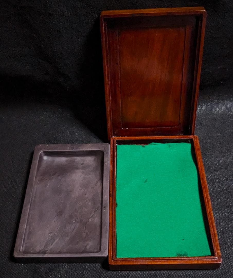 【クリオ】　　◆2点まとめ◆端渓硯（約八吋／唐木共箱）◆中国徽墨3本