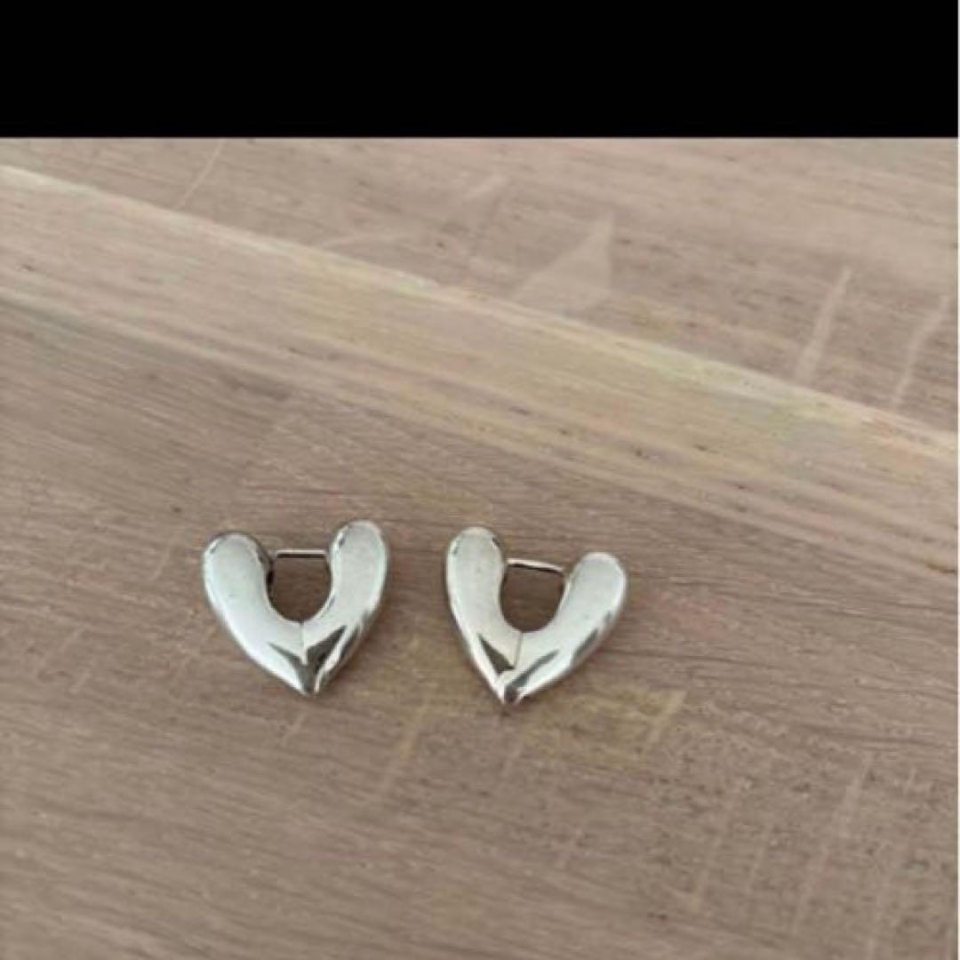 ANNIKA INEZ アニカイネズ　ハートピアス　スモール