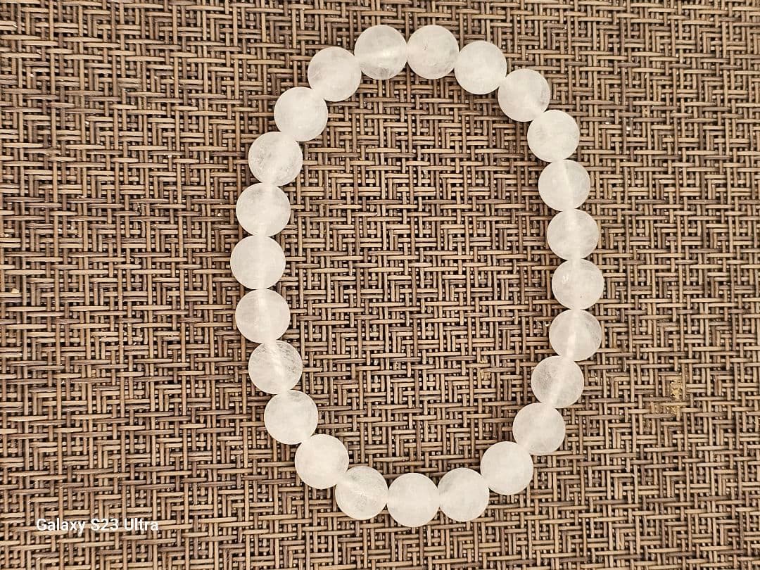 乙女鉱山産乙女水晶８mm２４玉ブレスレット