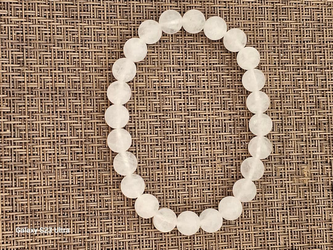 乙女鉱山産乙女水晶８mm２４玉ブレスレット