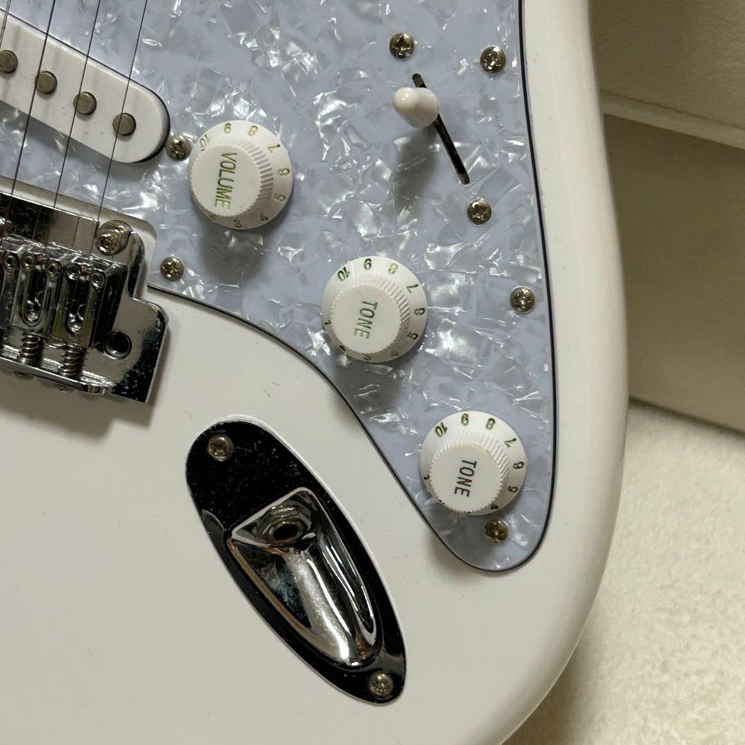 ストラトキャスターエレキギター　スクワイヤー